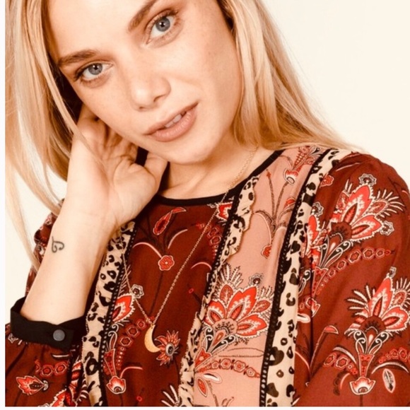 Maison Scotch Moon Necklace - Picture 3 of 3